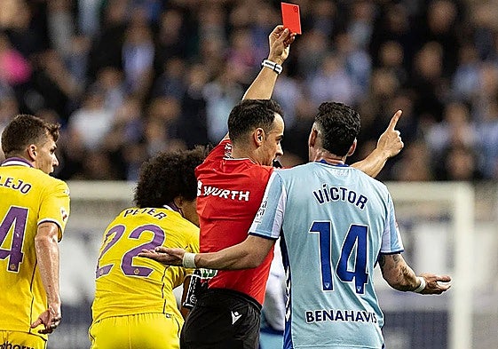 Víctor's red card turned the tide against Malaga for the final half an hour.