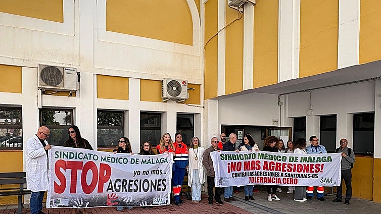 Malaga health: patient hits doctor with crutch, triggering new demonstration