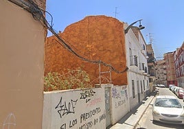 Plot of land on Calle Malasaña in Malaga on which the city council has authorised a new tourist complex.