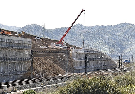 Machines working on the high-speed track in Álora.
