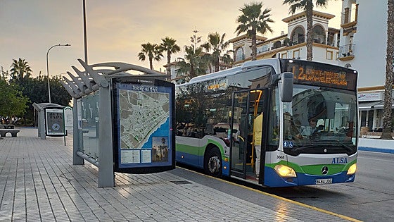 Vélez-Málaga joins Malaga metropolitan transport consortium: bus fares to drop by 80 per cent from 1 May
