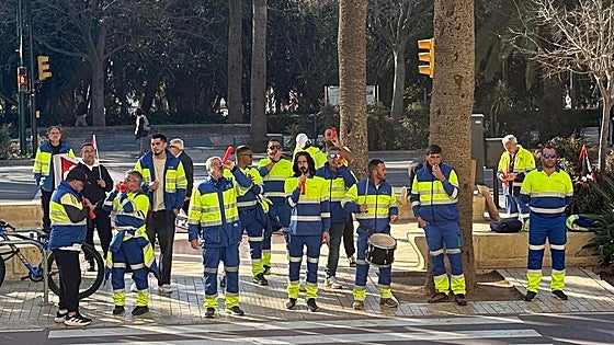 Malaga sanitation workers launch hunger strike after negotiations fail