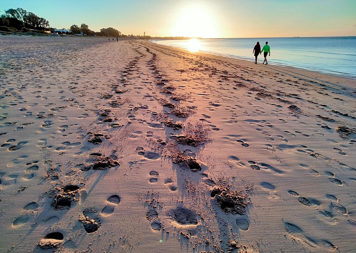 Imagen secundaria 1 - Views in the area at different times of the day.