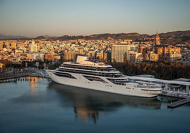 The Four Seasons Yacht in Malaga port.