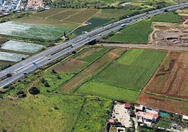 Aerial image of the land on which the future Vélez-Málaga desalination plant is planned.