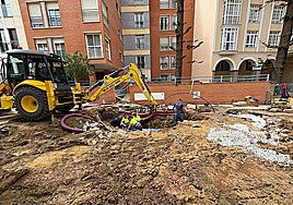 Water supply network work on Calle Pedro de Quejana in Malaga.