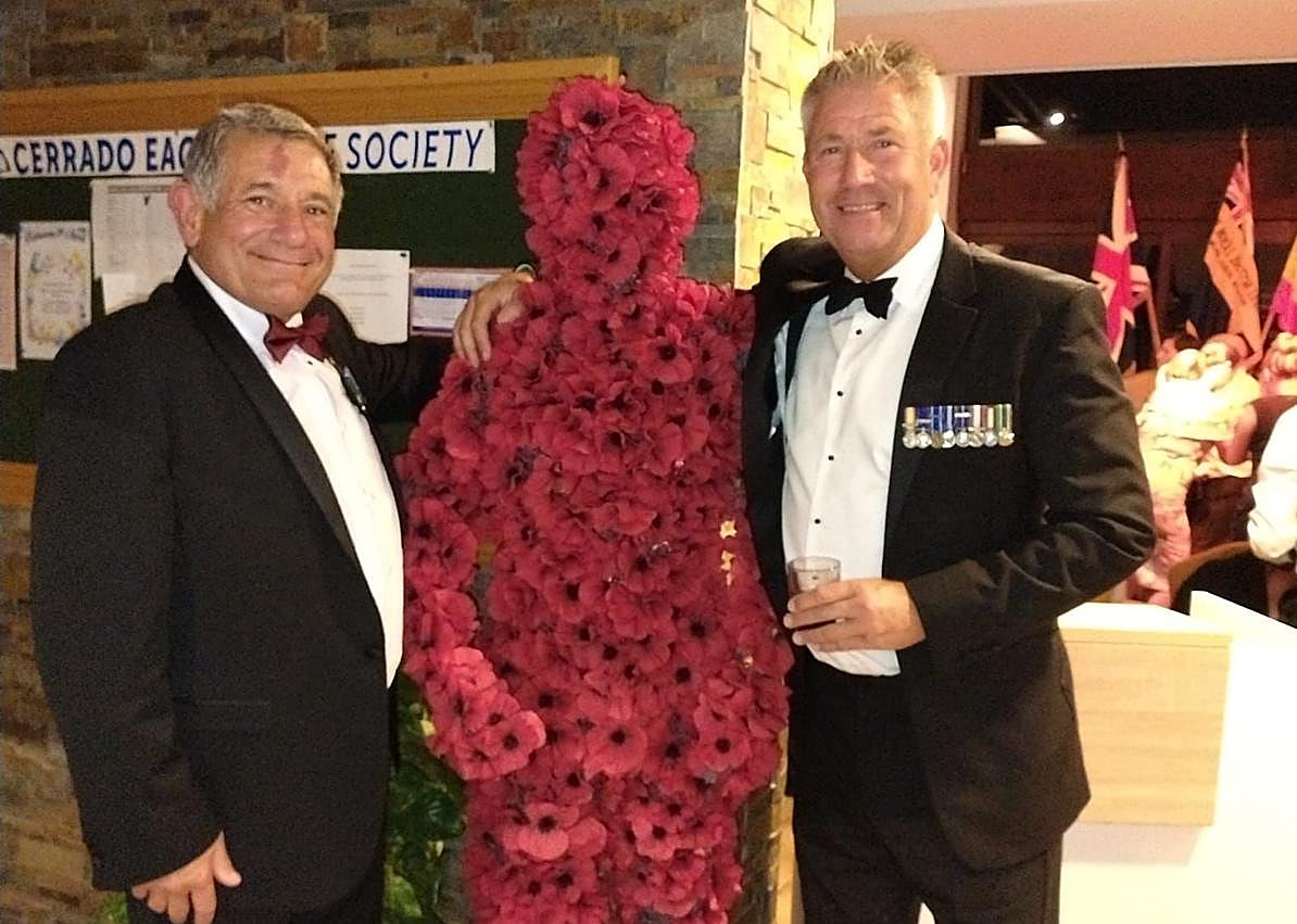 Imagen secundaria 1 - The piper and Scottish dancer, Eddie Lloyd and Andy Nye and Craig Lloyd.