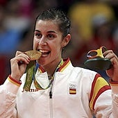 Marín, with her Olympic gold medal in 2016.