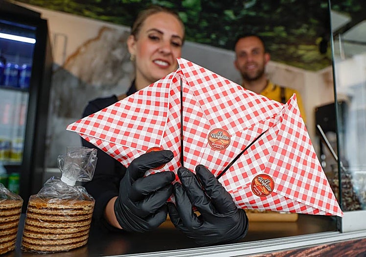 Vanesa, with the waffle crumb envelopes.