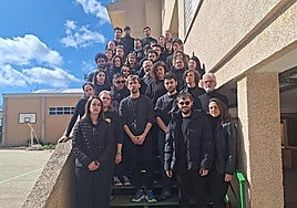 Teachers and staff at IES Baltasar Porcel denounce a homophobic attack by several pupils against one of the school's teachers.