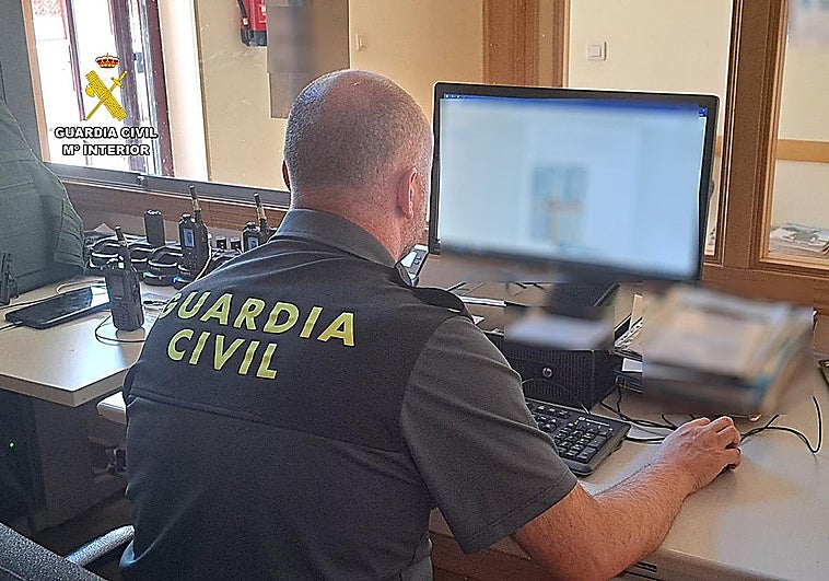 Four-year-long online romance scam: couple defrauds Chiclana resident of over 37,000 euros