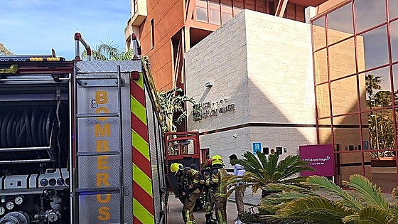Fire at Benalmádena holiday complex swiftly contained thanks to quick-thinking hotel staff