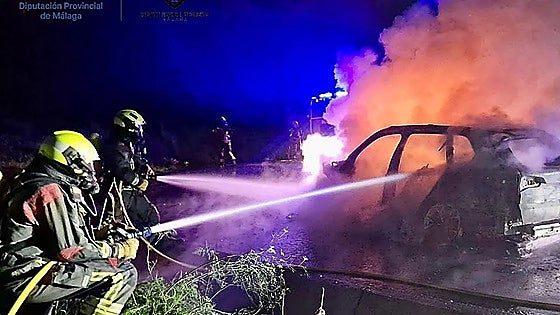 Malaga 112: seven vehicles burn in early morning fire
