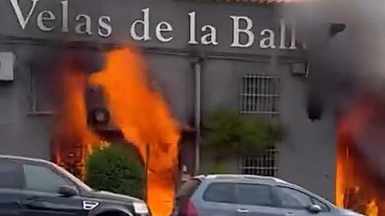 VIDEO: Disastrous fire at candle warehouse in Marbella leaves three injured