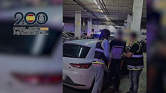 Malaga security guard at betting shop holds manager hostage and demands 50,000 euros