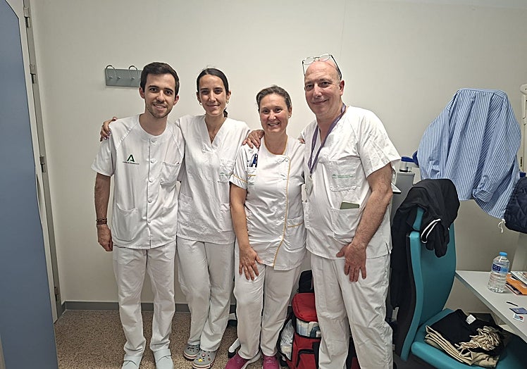 More representatives of the medical team.