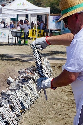 More than 600 kilos of sardines were cooked on the beach.