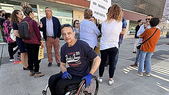 Victims of Vélez-Málaga pyramid scheme scam protest over delays to case