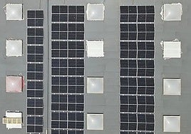 Aerial view of a photovoltaic energy installation.