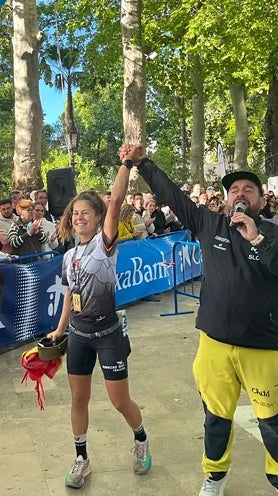 Imagen secundaria 2 - José Ángel 'Canales' smashes record at Spanish Legion's 101 Kilometres event in Ronda