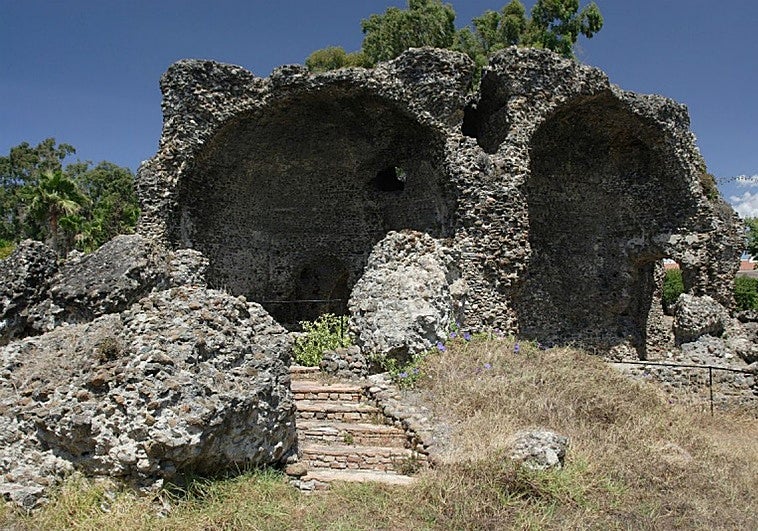 The Roman baths of Las Bóvedas, dating from the 2nd century, retain much of their structure.