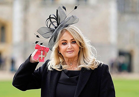 Bonnie Tyler resuscitated after cardiac arrest at Portuguese hospital