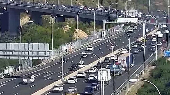 Malaga traffic: four-kilometre traffic jam on A-7 motorway following collision between car and van in El Palo
