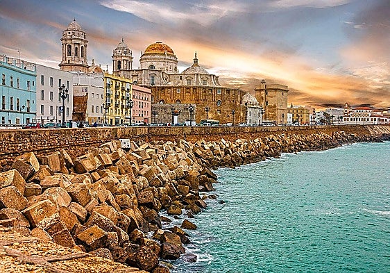 This Spanish city has the most beautiful promenade in Europe and looks just like Cuba