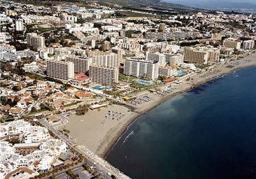Aerial view of the Benalmádena coastline.