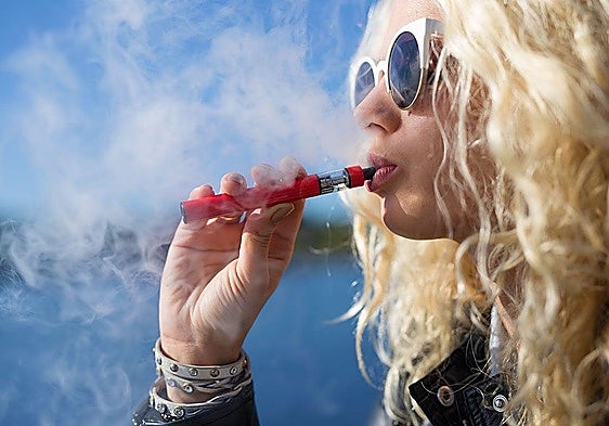 Spain's young smokers: the under-24s smoke twice as much as the rest of the population
