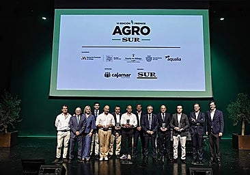 Group photo with the award winners and SUR's representatives at the event in Malaga.