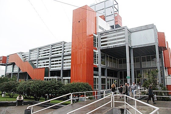 Investigation launched after hospital psychiatric patient allegedly disconnects man from ventilator