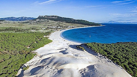 The corner of the Cadiz coast that 'defies the horizon'
