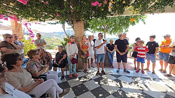 Maro residents show support of LGBT+ community following violent homophobic attack