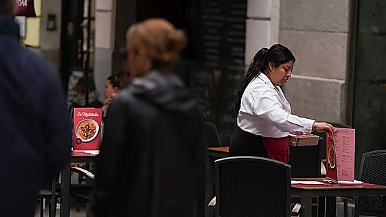 Spain reaches new record of 22.3 million workers but the fall in unemployment stagnates