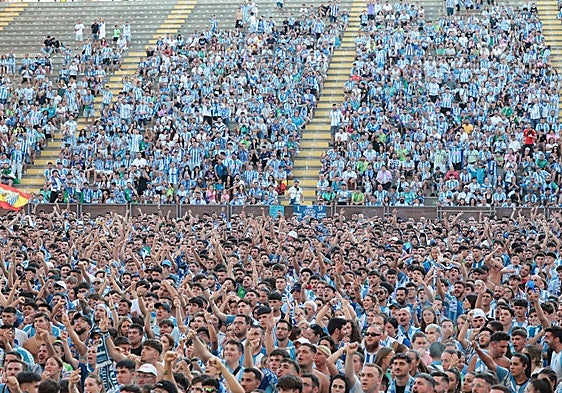 Malaga fans watching the 2024 play-off final at the Cortijo de Torres auditorium.