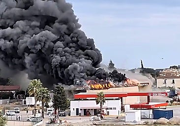 Blaze at Vélez-Málaga industrial area under control