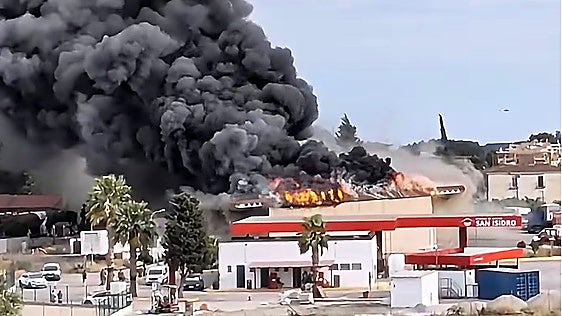 Blaze at Vélez-Málaga industrial area under control