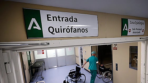Malaga hires six anaesthetists to alleviate shortage that forces the suspension of surgeries