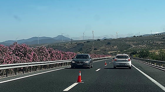 The additional lane on the Granada province coast road has been activated for summer