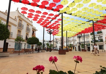Torrox umbrellas in Spain colours for the World Cup