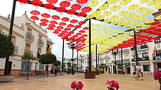 Iconic Torrox umbrellas turn red and yellow for the World Cup