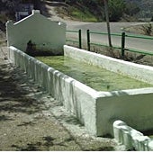 Imagen - The Marbella Well features a triangular pediment framed by two pilasters