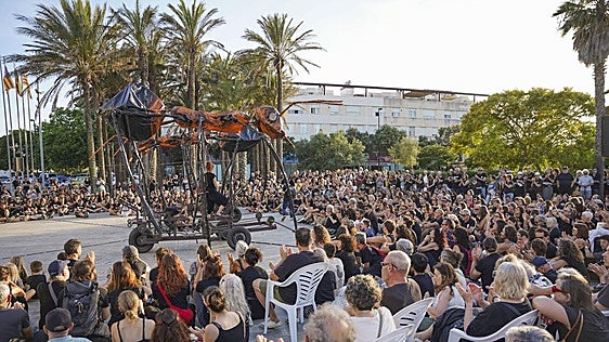Activists stage anti-tourism protest in Menorca