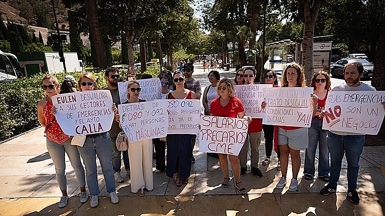 Malaga's emergency operators strike against poor wages: 'We save lives every day'