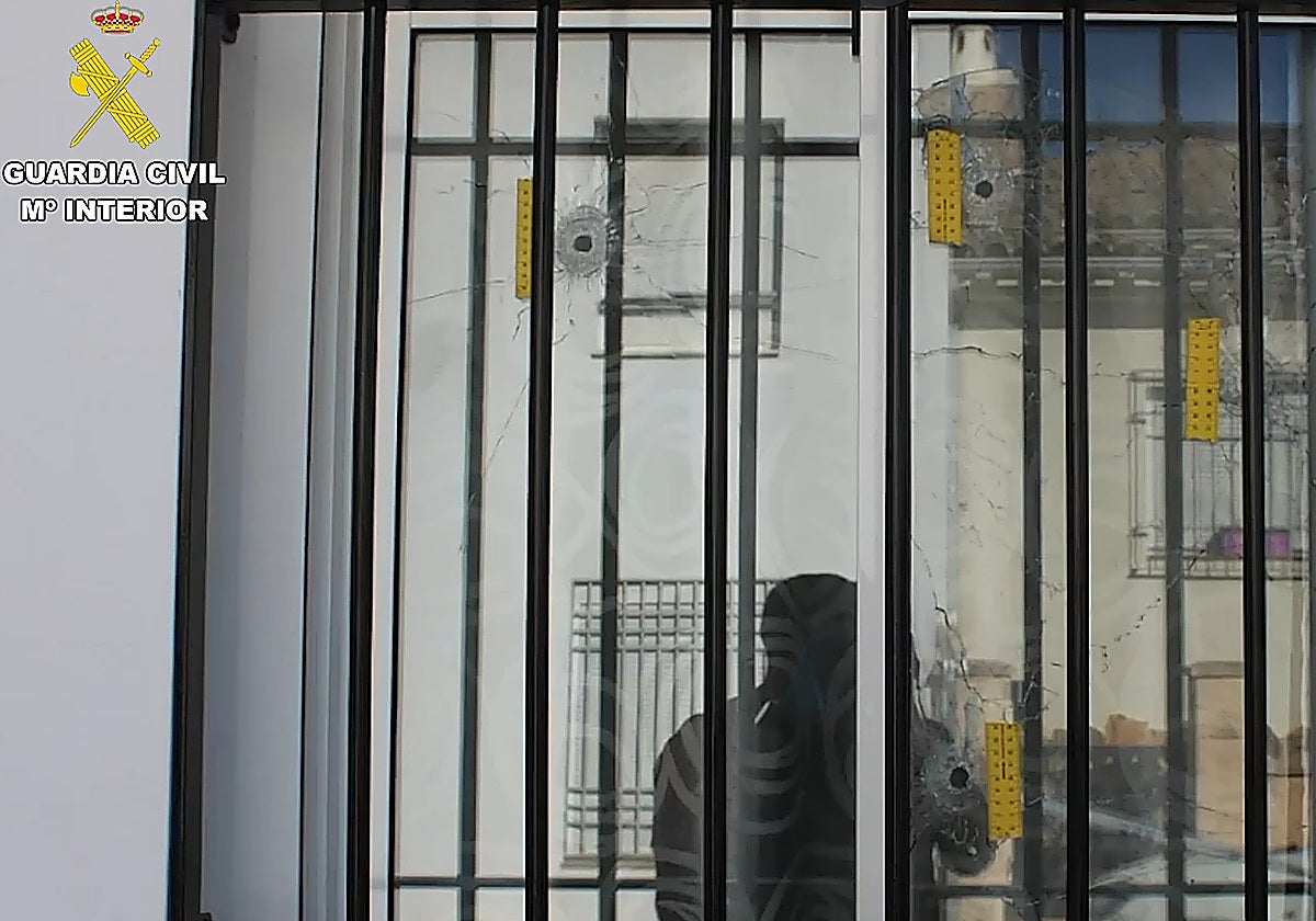 Malaga police resolve house shooting in Cuevas Bajas with two detainees