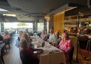 Guests enjoy the end of season lunch.