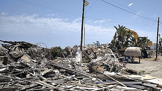 Popular Torre del Mar beach bar pulled down after 18 years of operating without licence