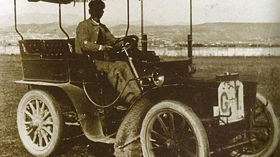 Who was the first person to register a car in Granada?