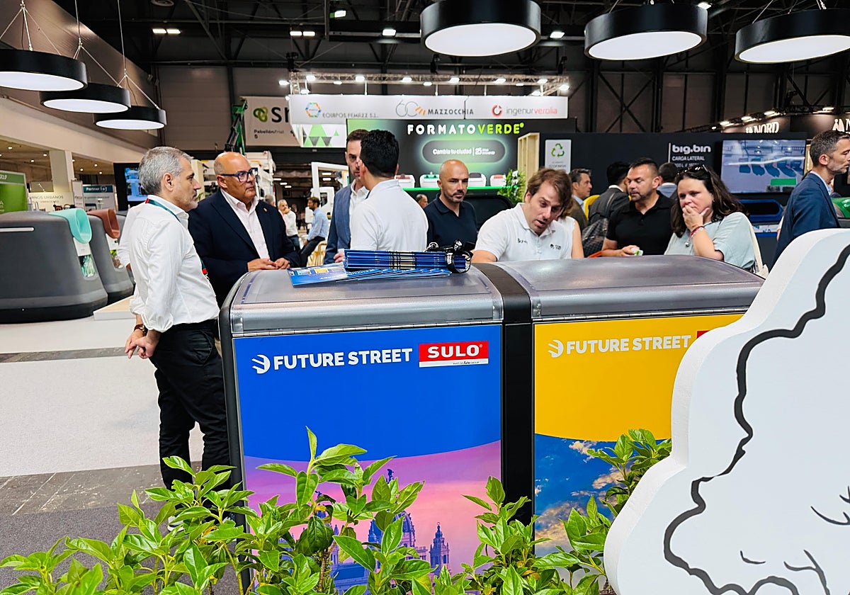 Vélez-Málaga is to install solar-powered litter bins and secure cycle racks